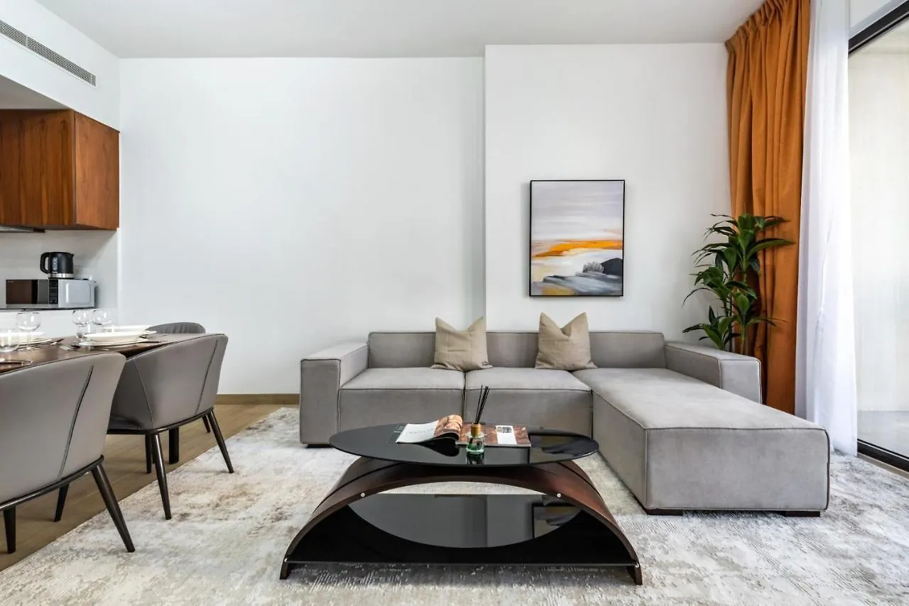 Spacious 2Br Flat, La Rive 2 두바이