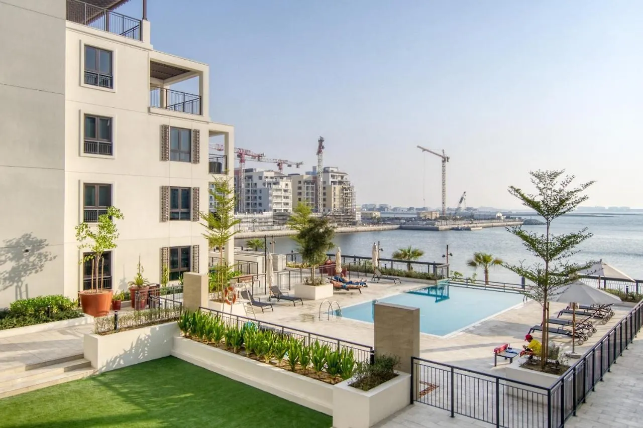 Spacious 2Br Flat, La Rive 2 Dubai Apartment