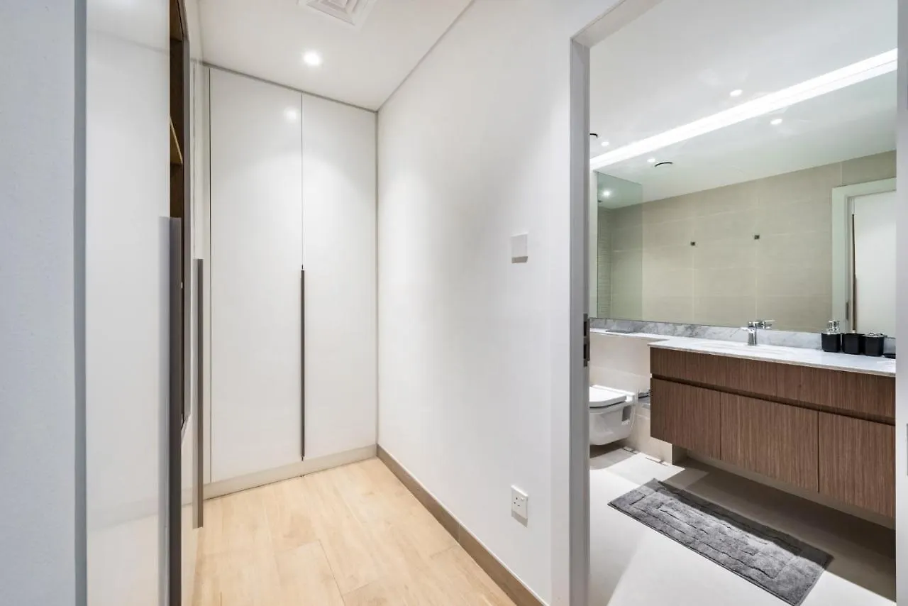 Spacious 2Br Flat, La Rive 2 Dubái