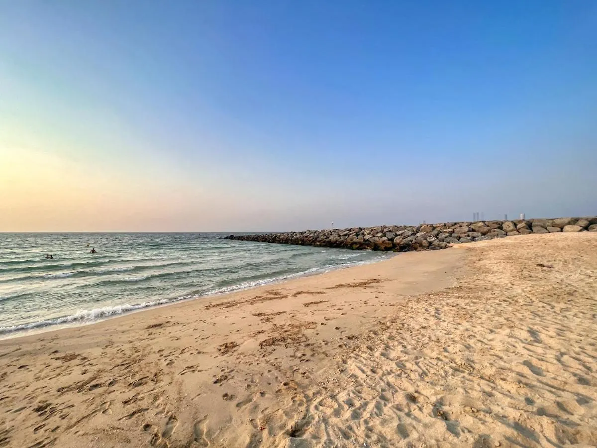 Apartment Spacious 2Br Flat, La Rive 2 Dubai