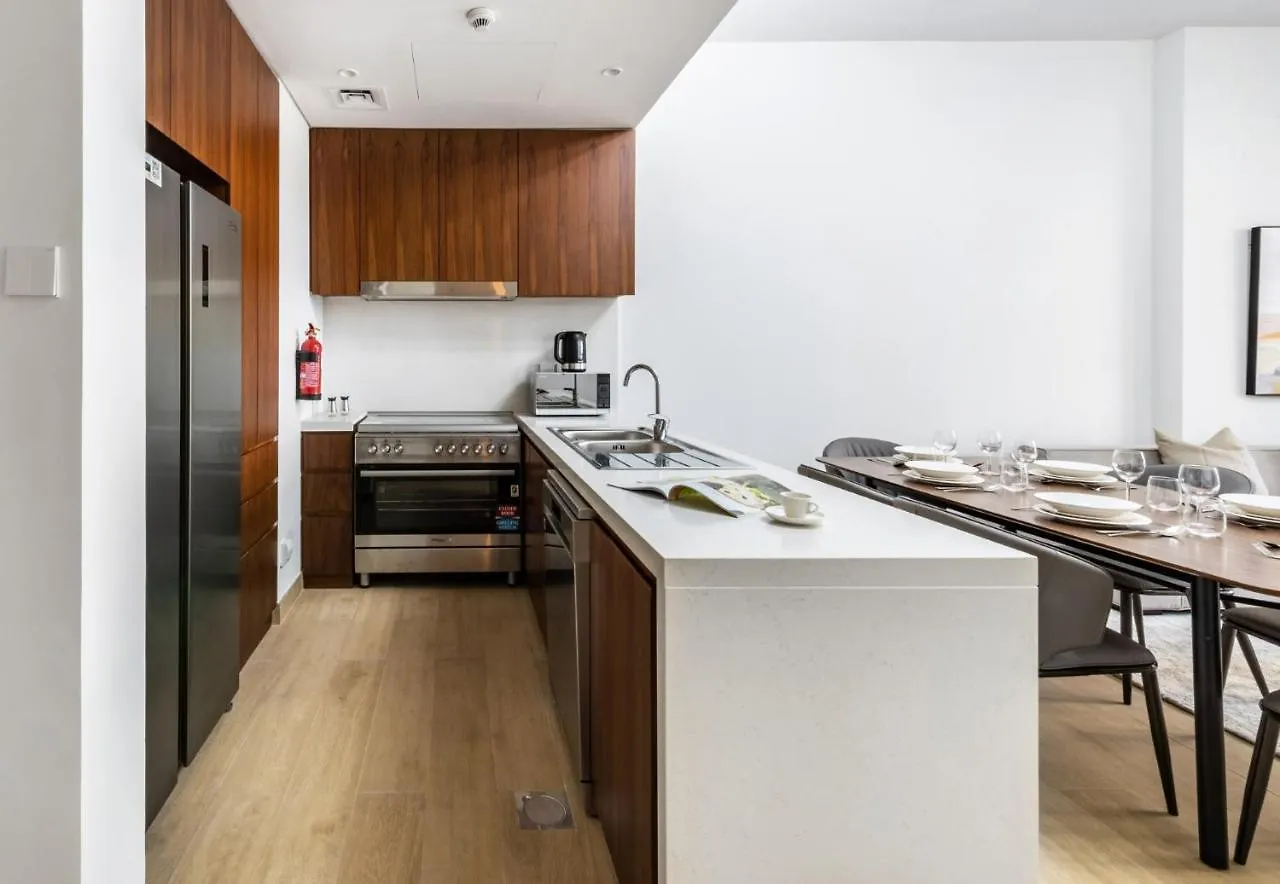 Apartamento Spacious 2Br Flat, La Rive 2 Dubái