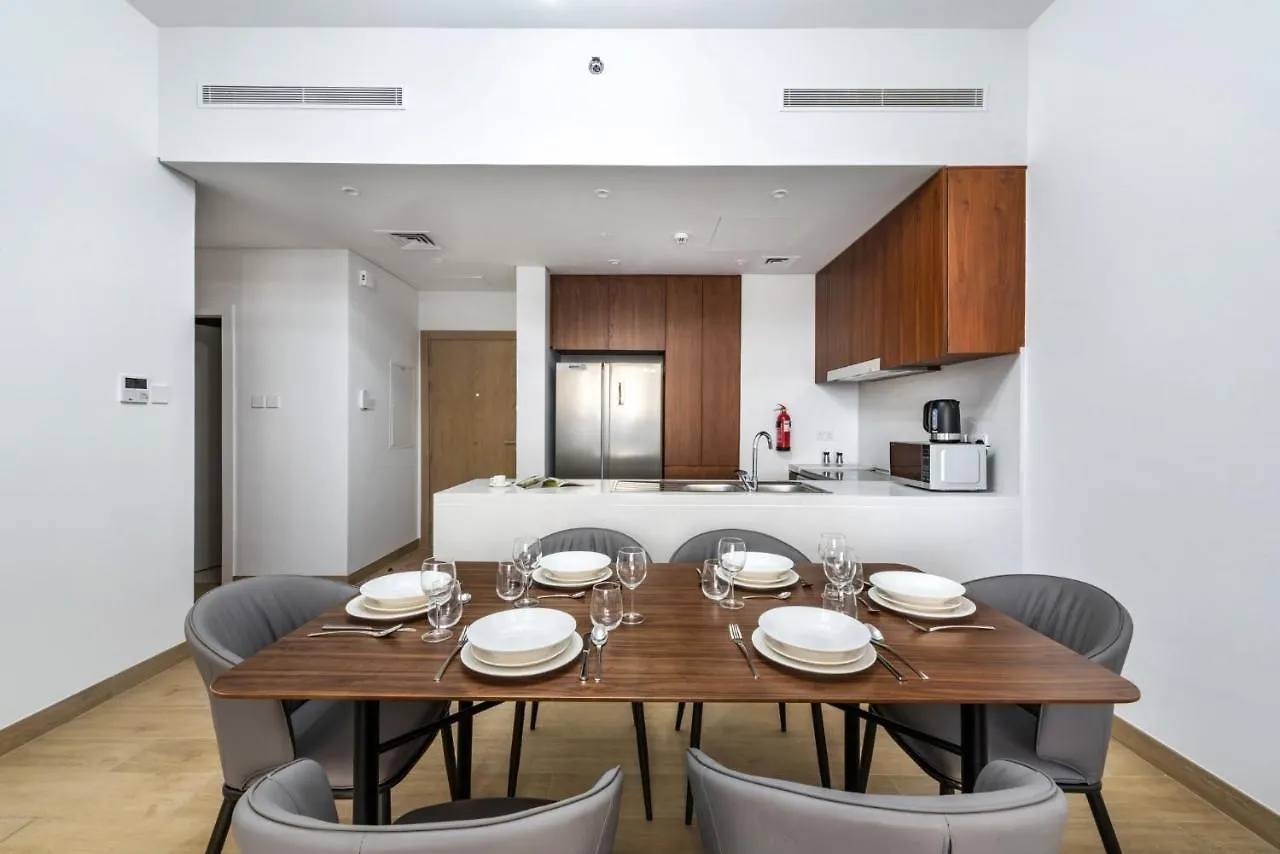 Apartment Spacious 2Br Flat, La Rive 2 Dubai