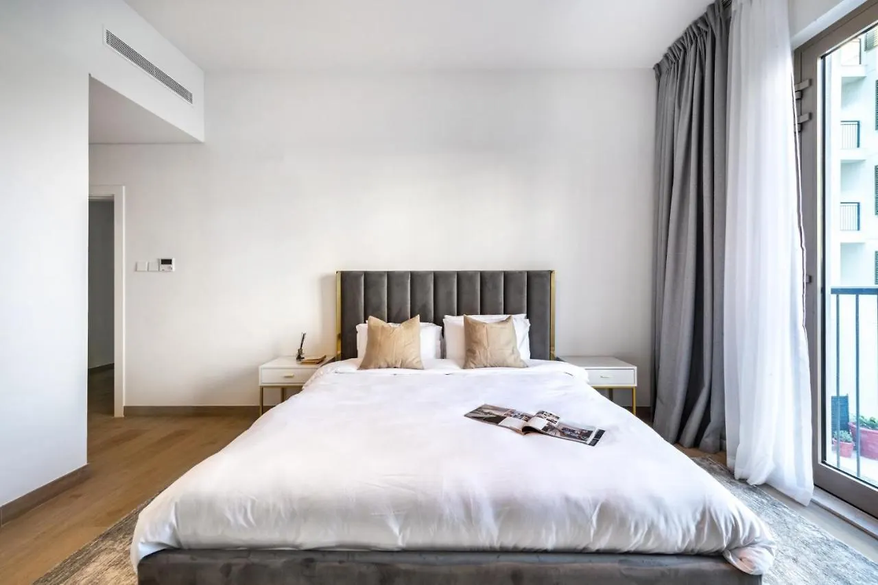 Apartment Spacious 2Br Flat, La Rive 2 Dubai